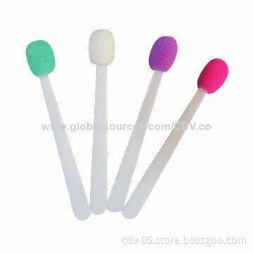 Eye shadow makeup applicators with sponge and plastic handle, available in various colors